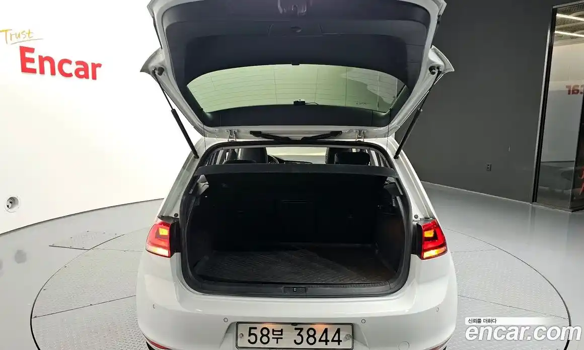 Volkswagen Golf 2014 1.4 гидро в Москве № 155867, фото 20
