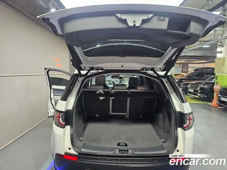Land Rover Discovery Sport 2017 2.0 гидро в Москве № 166834, фото 13