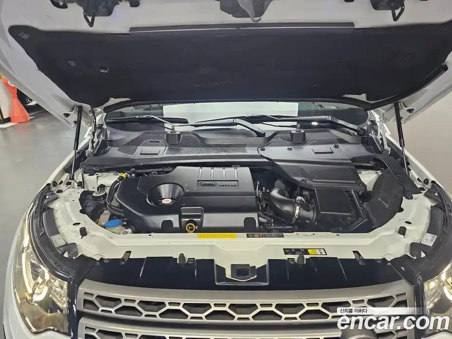 Land Rover Discovery Sport 2017 2.0 гидро в Москве № 166834, фото 16