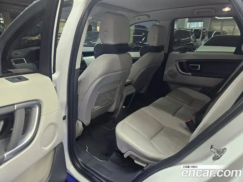 Land Rover Discovery Sport 2017 2.0 гидро в Москве № 166834, фото 6