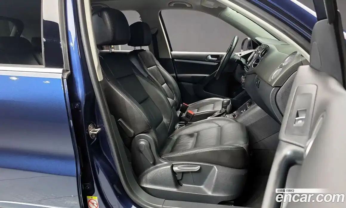 Volkswagen Tiguan 2015 2.0 гидро в Москве № 169022, фото 10