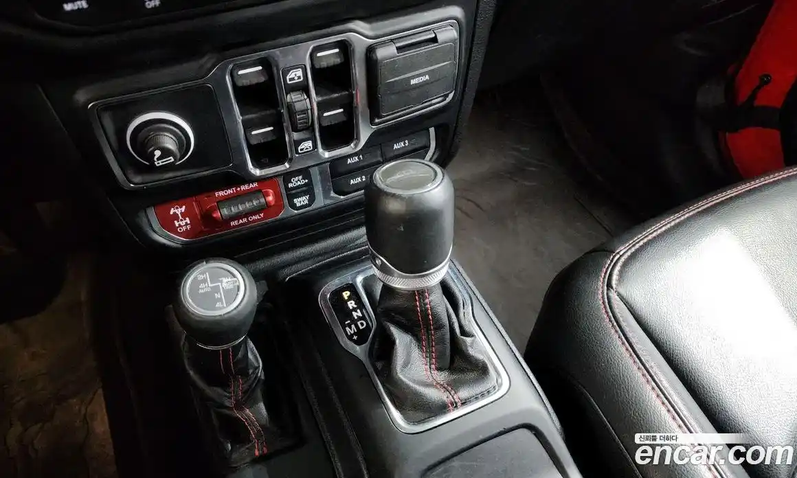 Jeep Gladiator 2022 3.6 гидро в Москве № 199505, фото 9