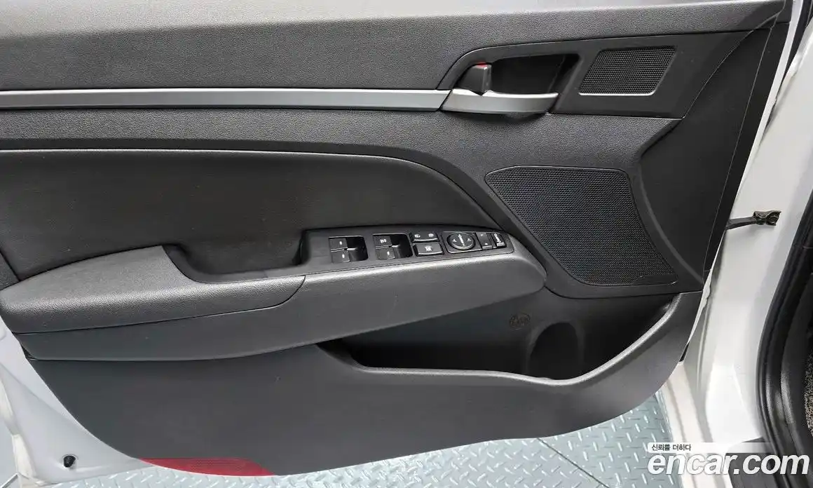 Hyundai Avante 2018 1.6 гидро в Москве № 2050338, фото 14