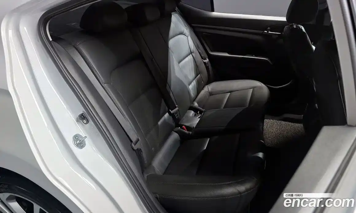 Hyundai Avante 2018 1.6 гидро в Москве № 2050338, фото 17