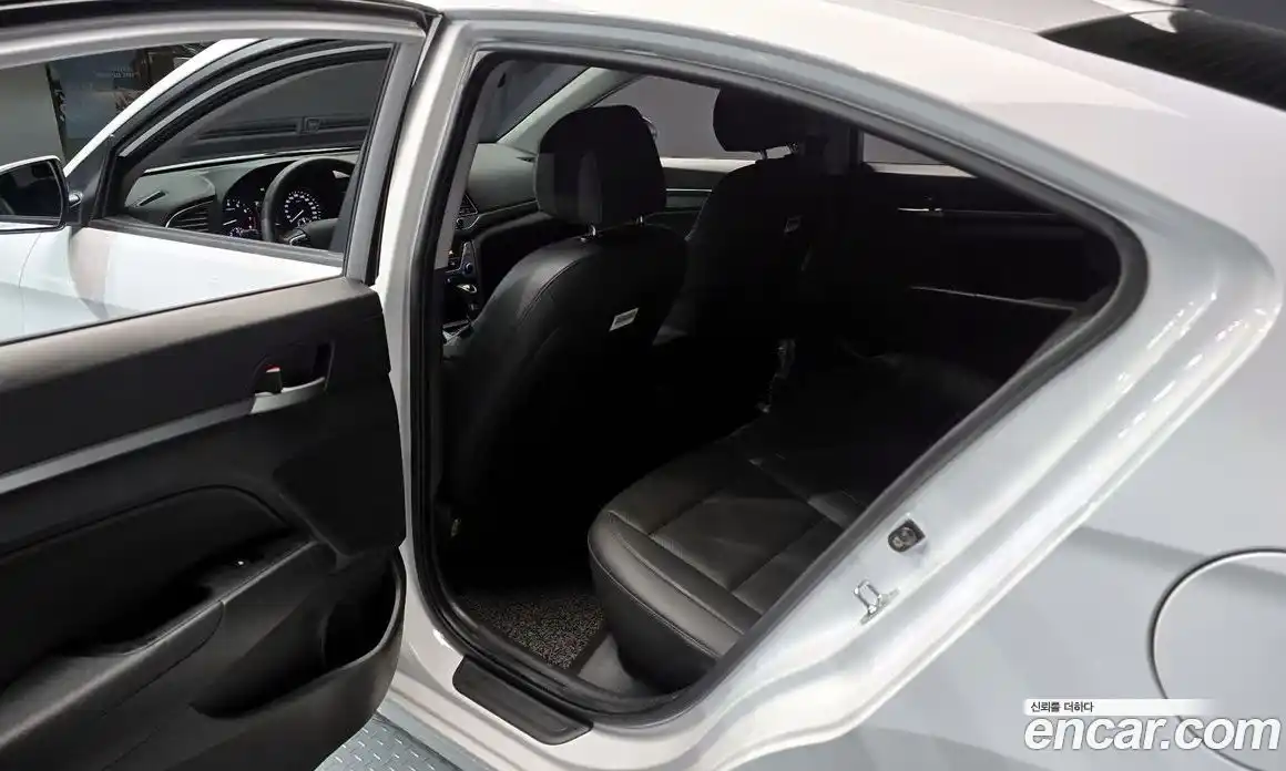 Hyundai Avante 2018 1.6 гидро в Москве № 2050338, фото 18