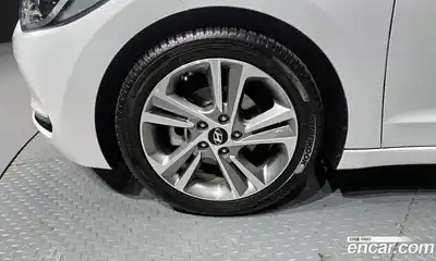 Hyundai Avante 2018 1.6 гидро в Москве № 2050338, миниатюра 5