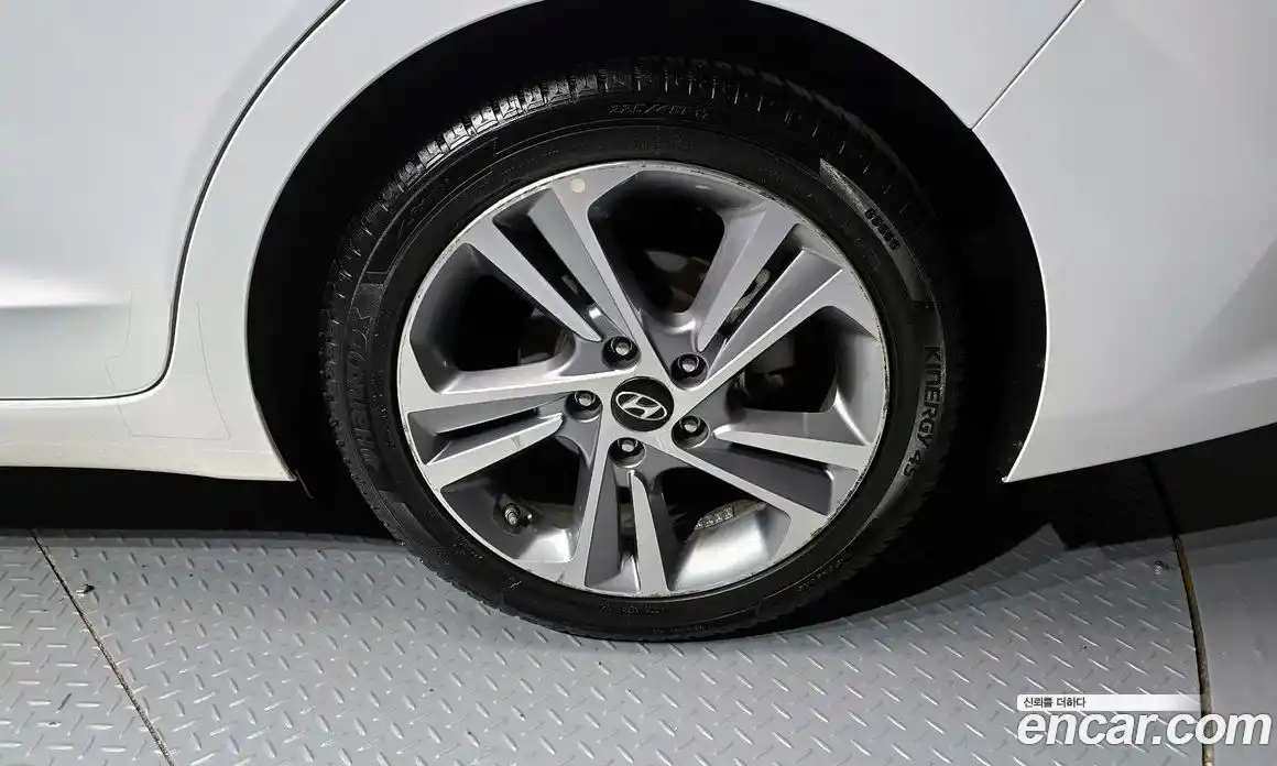 Hyundai Avante 2018 1.6 гидро в Москве № 2050338, фото 7