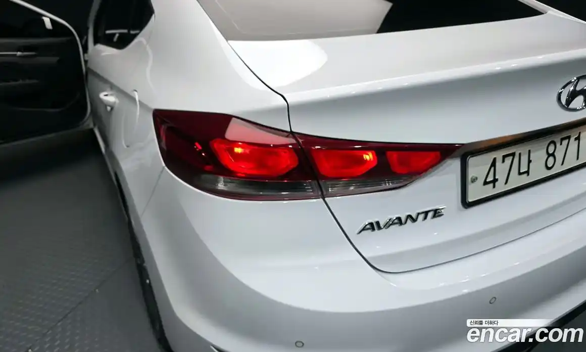 Hyundai Avante 2018 1.6 гидро в Москве № 2050338, фото 9