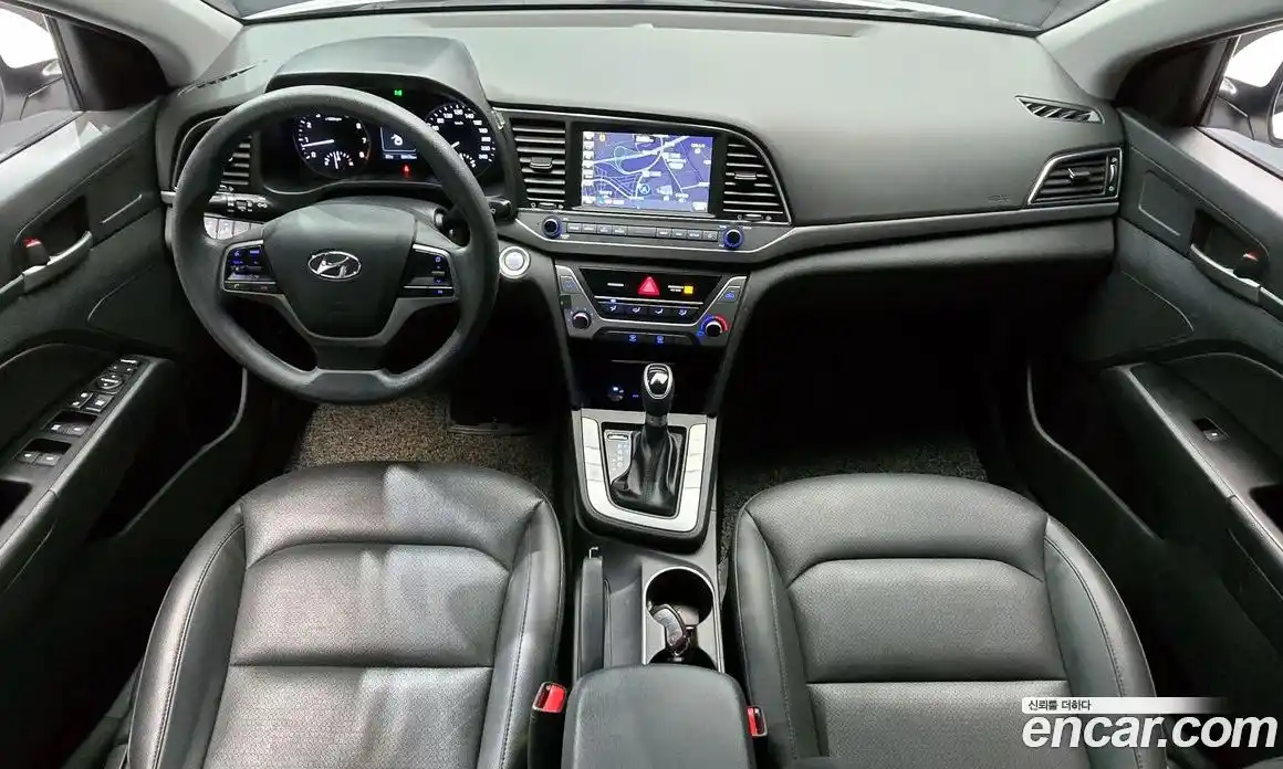 Hyundai Avante 2018 1.6 гидро в Москве № 2050338, фото 10