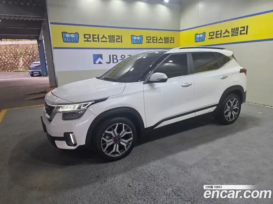 Kia Seltos 2022 1.6 гидро в Москве № 2050683, фото 4