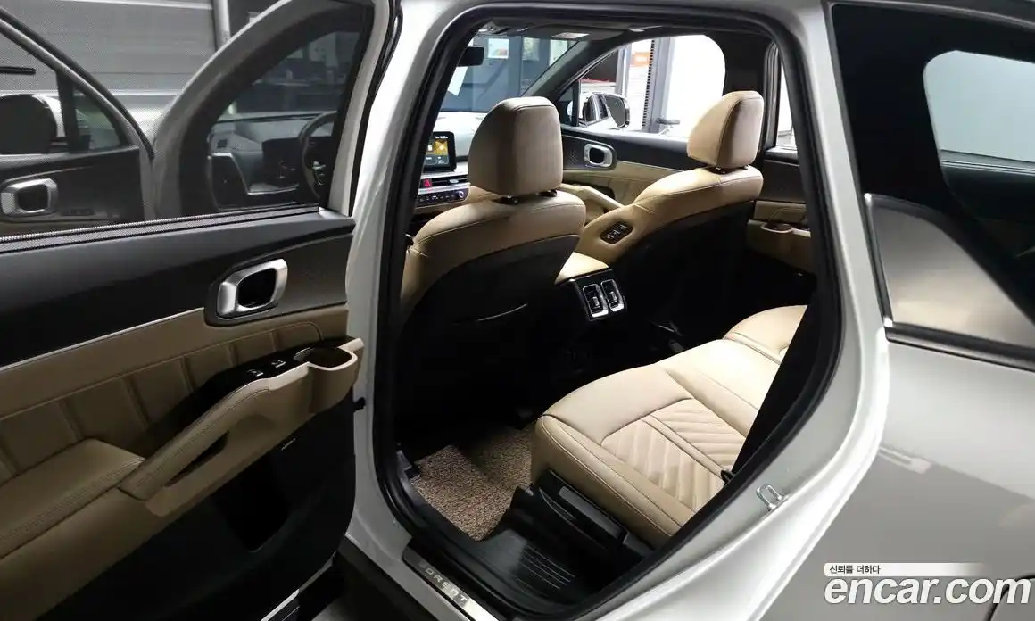 Kia Sorento 2023 2.5 гидро в Москве № 2051224, фото 11