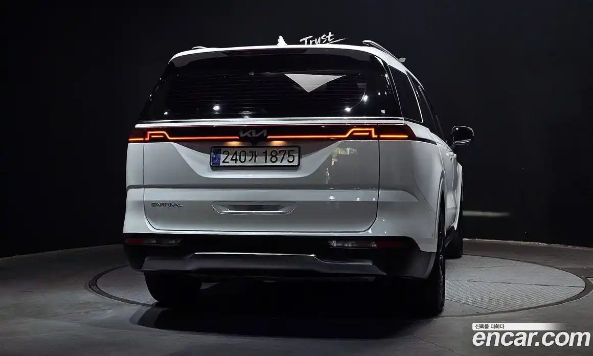 Kia Canival 2023 2.2 гидро в Москве № 2051383, фото 4