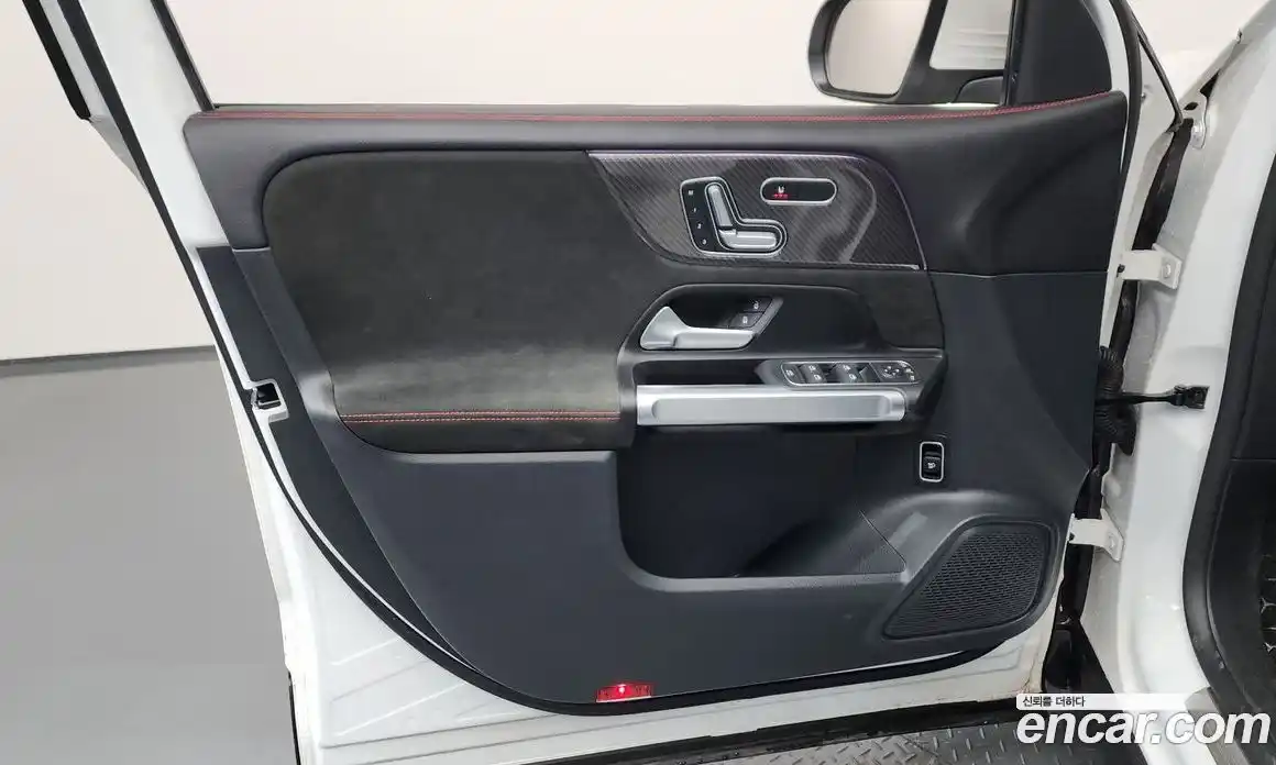 Mercedes-Benz GLB-Class 2023 2.0 гидро в Москве № 2052385, фото 14