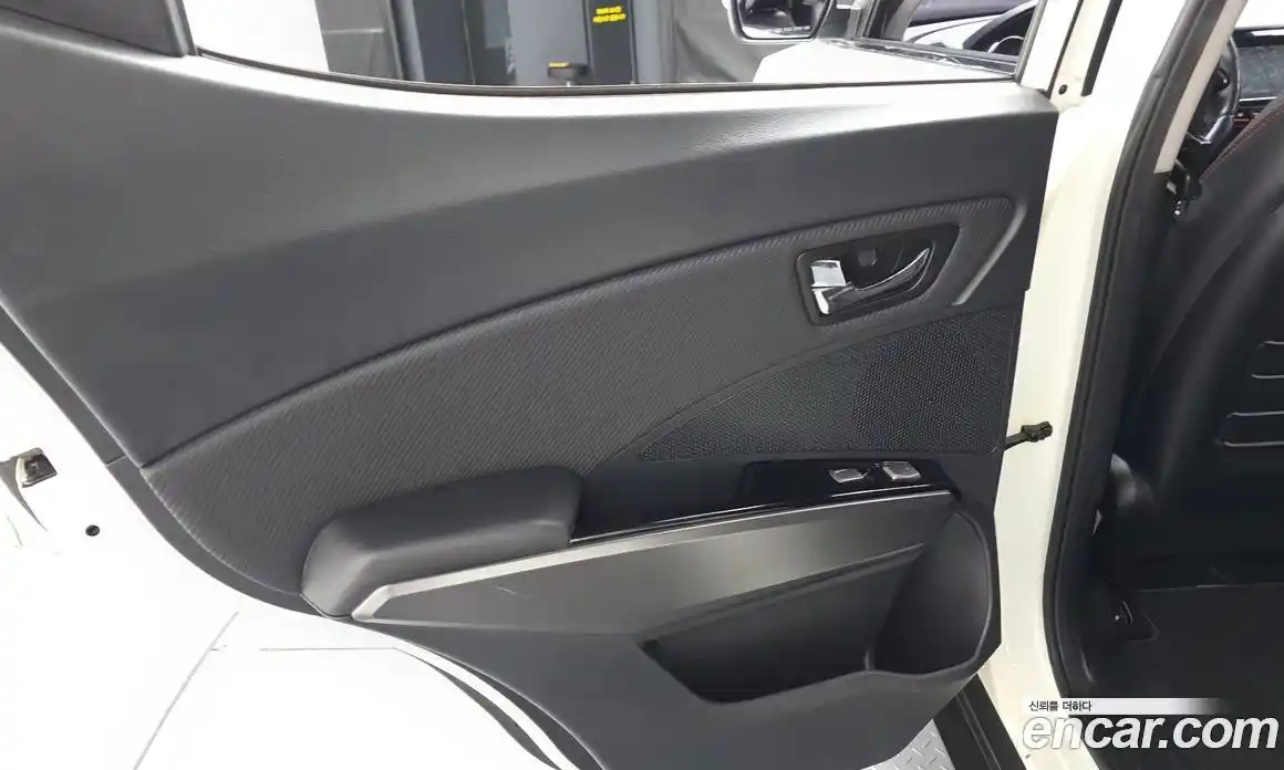 SsangYong TIBOLI 2017 1.6 гидро в Москве № 2052544, фото 15