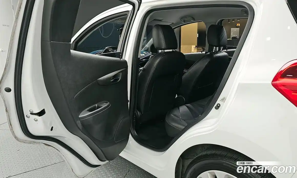 Chevrolet Spark 2019 1.0 гидро в Москве № 2053078, фото 18