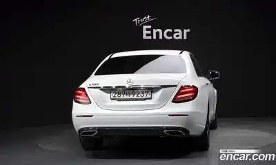 Mercedes-Benz E-Class 2019 2.0 гидро в Москве № 2053417, миниатюра 3