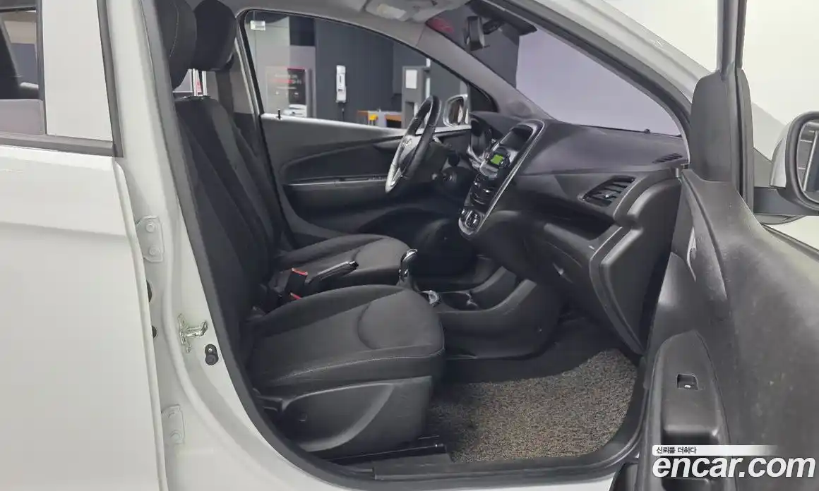 Chevrolet Spark 2016 1.0 гидро в Москве, фото 17