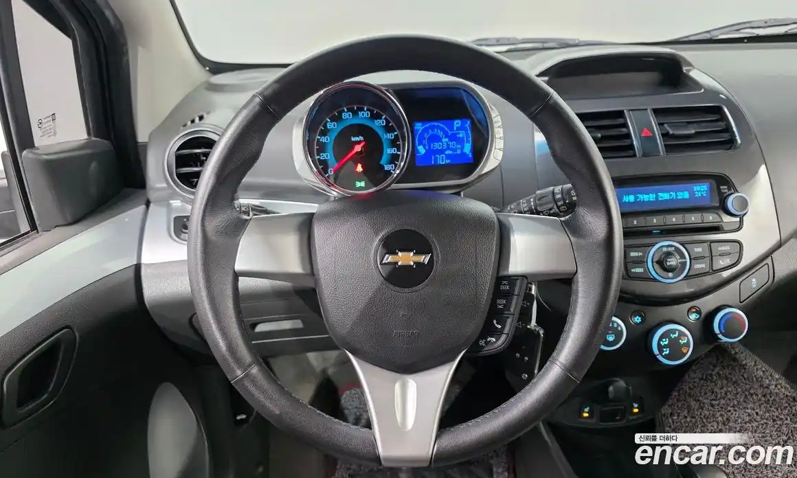Chevrolet Spark 2014 1.0 гидро в Москве № 2053544, фото 22