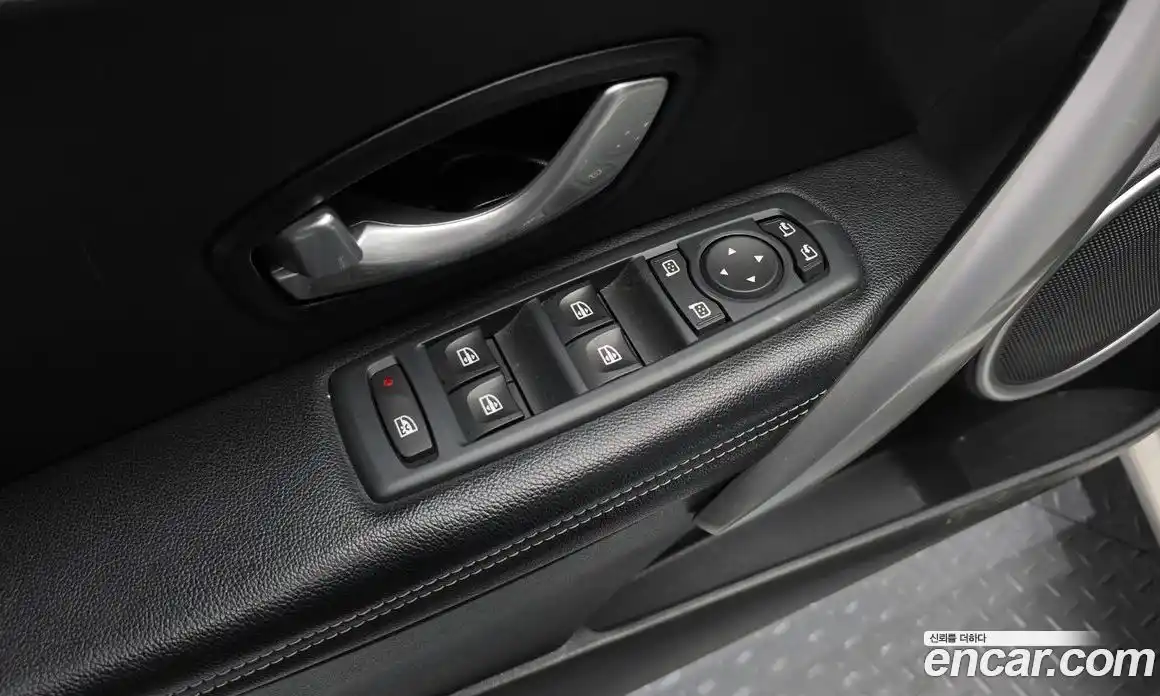 Renault SM3 2010 1.6 гидро в Москве № 2054048, фото 17