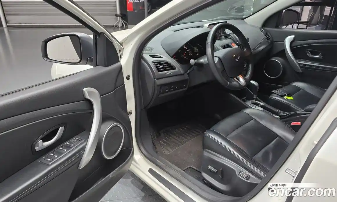 Renault SM3 2010 1.6 гидро в Москве № 2054048, фото 10