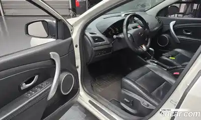 Renault SM3 2010 1.6 гидро в Москве № 2054048, миниатюра 10