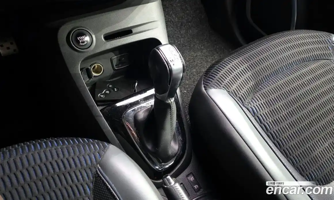 Renault QM3 2017 1.5 гидро в Москве № 2054120, фото 12
