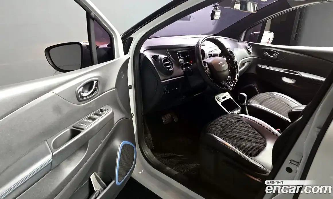 Renault QM3 2017 1.5 гидро в Москве № 2054120, фото 13