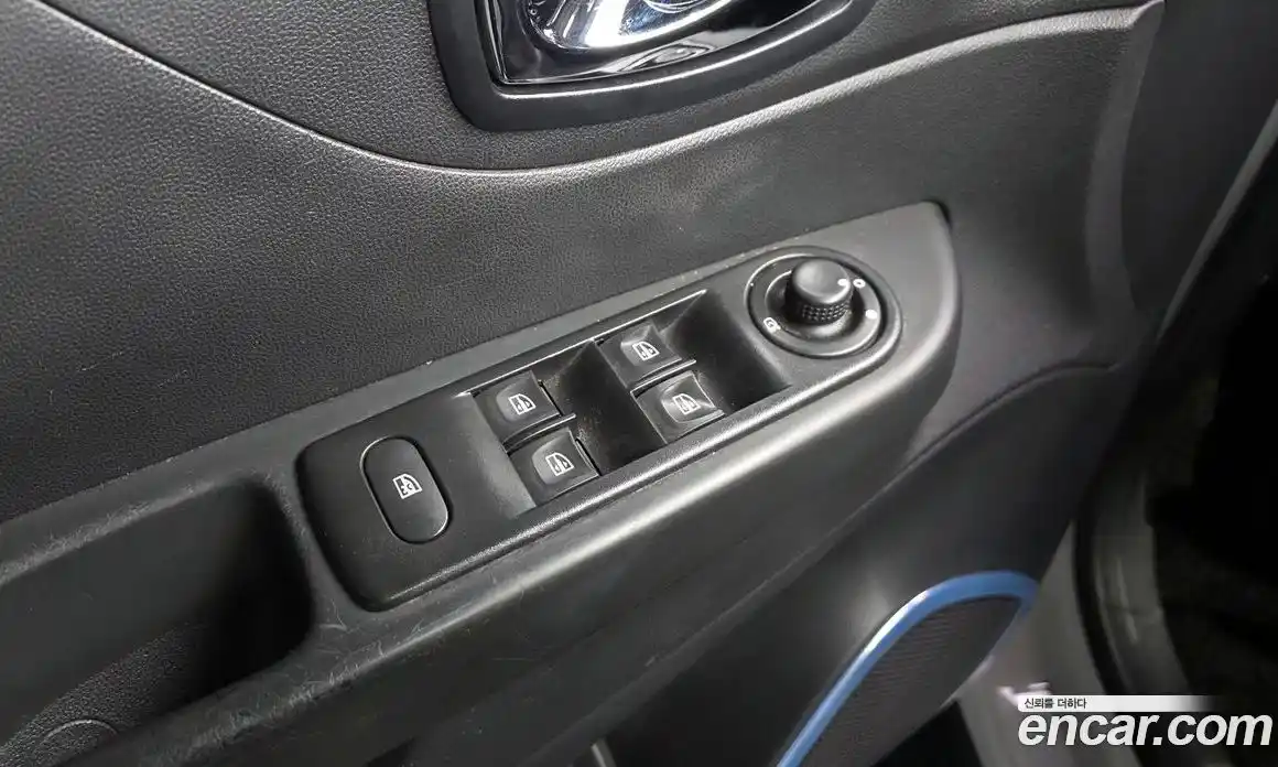 Renault QM3 2017 1.5 гидро в Москве № 2054120, фото 30