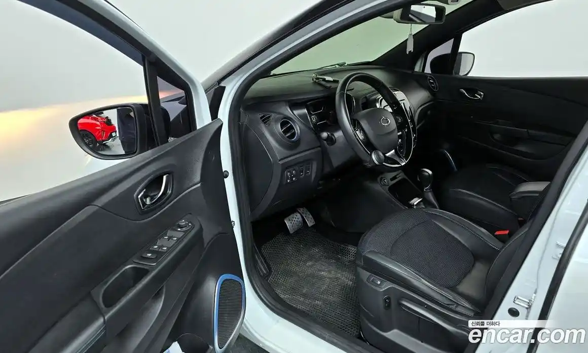 Renault QM3 2017 1.5 гидро в Москве № 2054964, фото 13