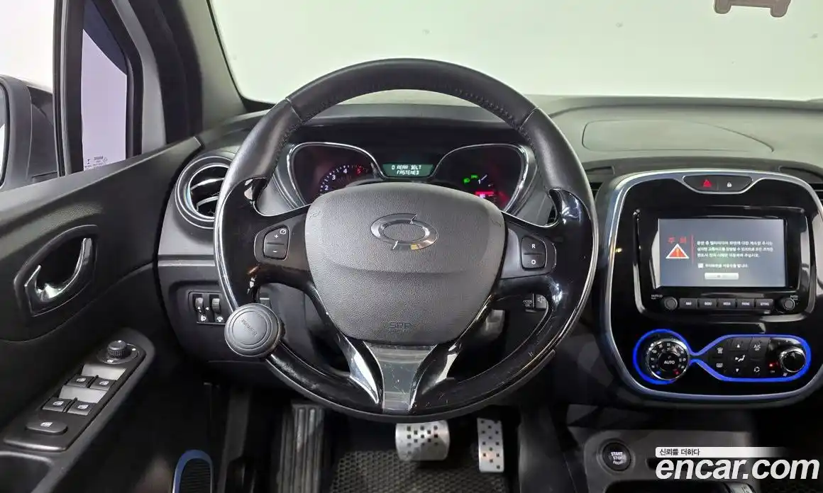 Renault QM3 2017 1.5 гидро в Москве № 2054964, фото 18
