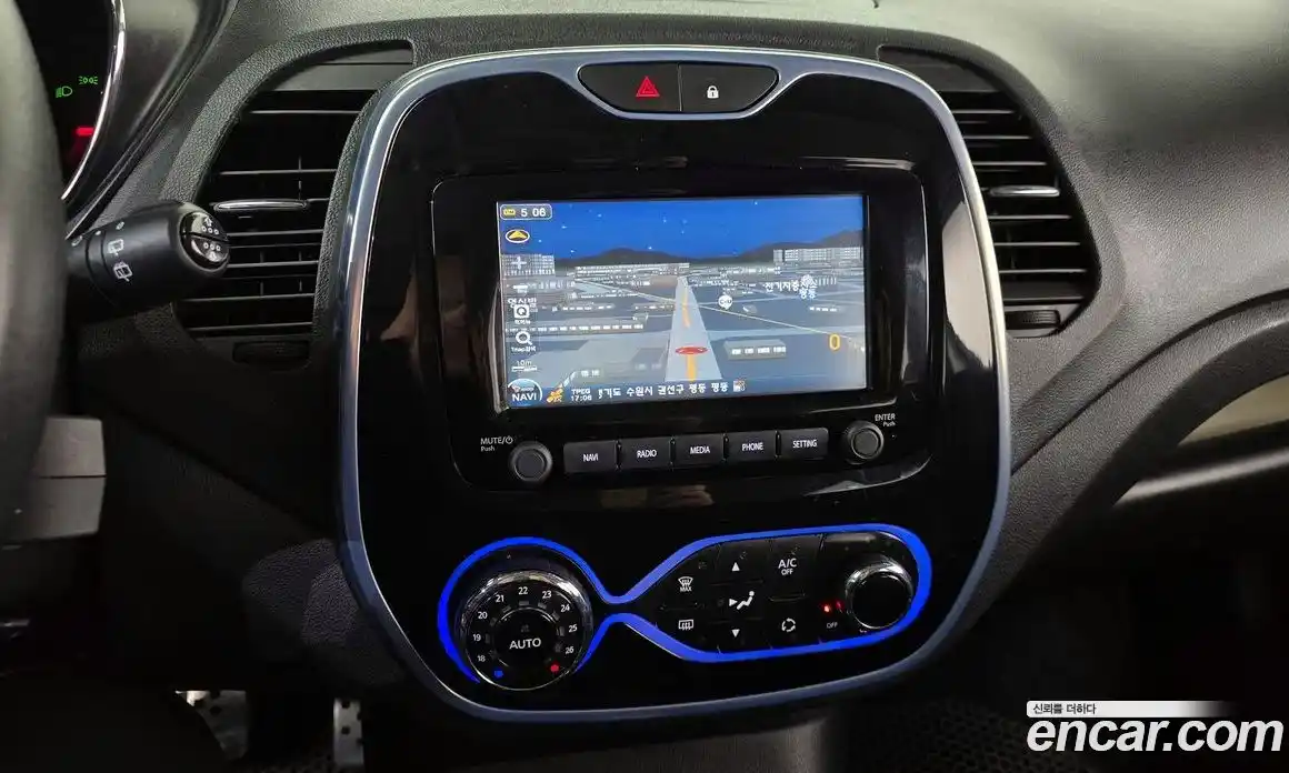 Renault QM3 2017 1.5 гидро в Москве № 2054964, фото 19