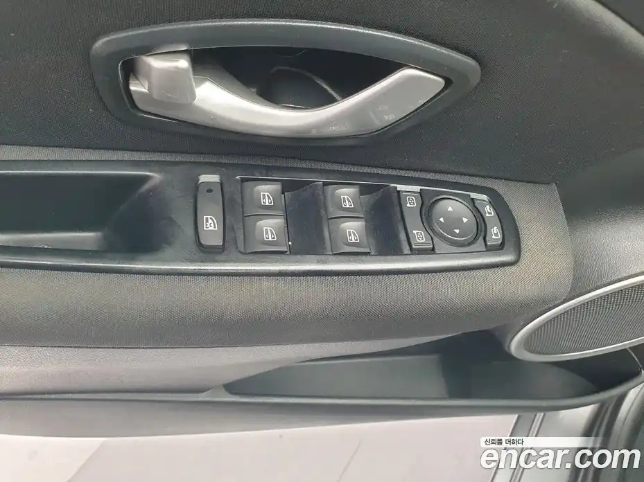 Renault SM3 2016 1.6 гидро в Москве № 2056177, фото 11