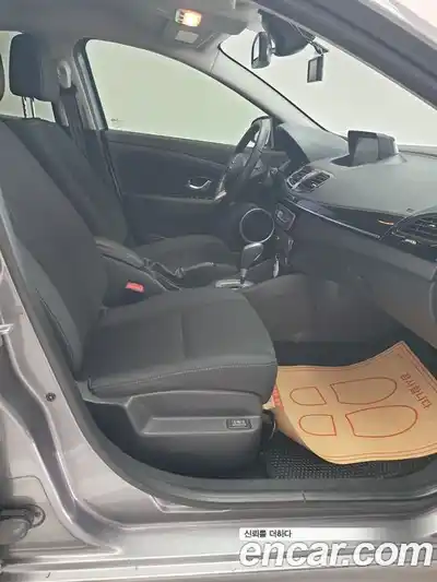Renault SM3 2016 1.6 гидро в Москве № 2056177, миниатюра 8