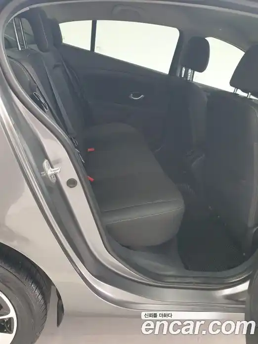 Renault SM3 2016 1.6 гидро в Москве № 2056177, фото 9