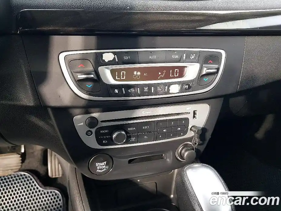 Renault SM3 2014 1.6 гидро в Москве № 2056189, фото 14