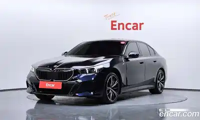 BMW 5-Series, 2025