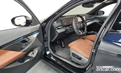 BMW 5-Series 2025 2.0 гидро в Москве № 2056375, миниатюра 10