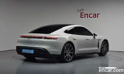 Porsche Taycan Base