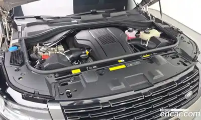 Land Rover Range-Rover 2025 4.4 гидро в Москве № 2058720, миниатюра 10