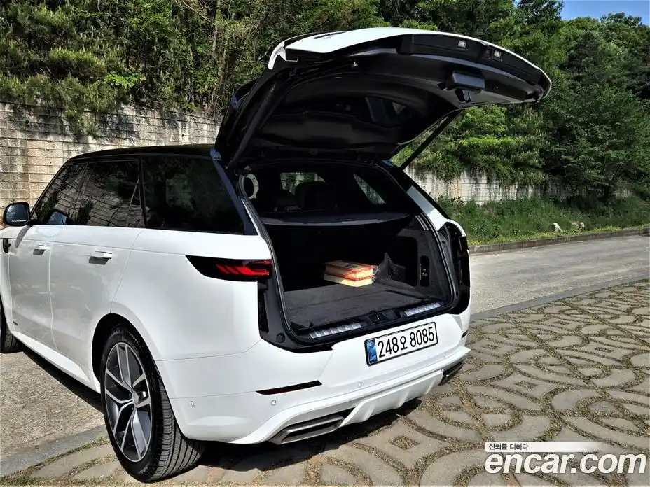 Land Rover Range-Rover Sport 2024 3.0 гидро в Москве № 2058772, фото 6