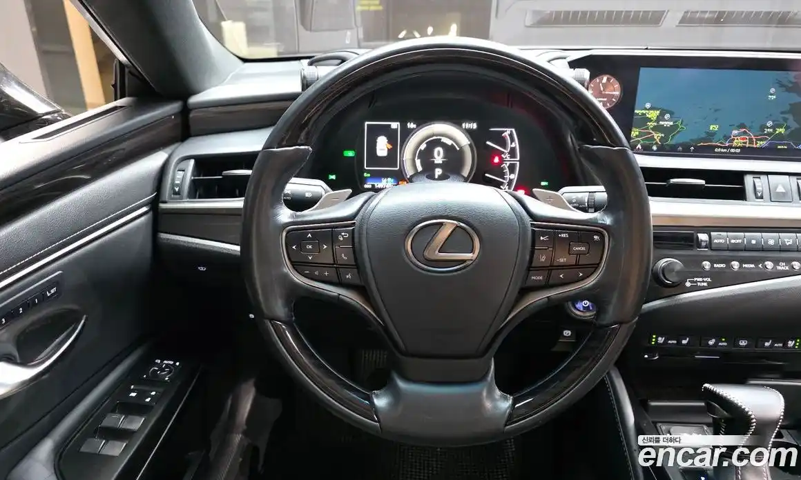 Lexus ES 2018 2.5 гидро в Москве № 2060143, фото 13