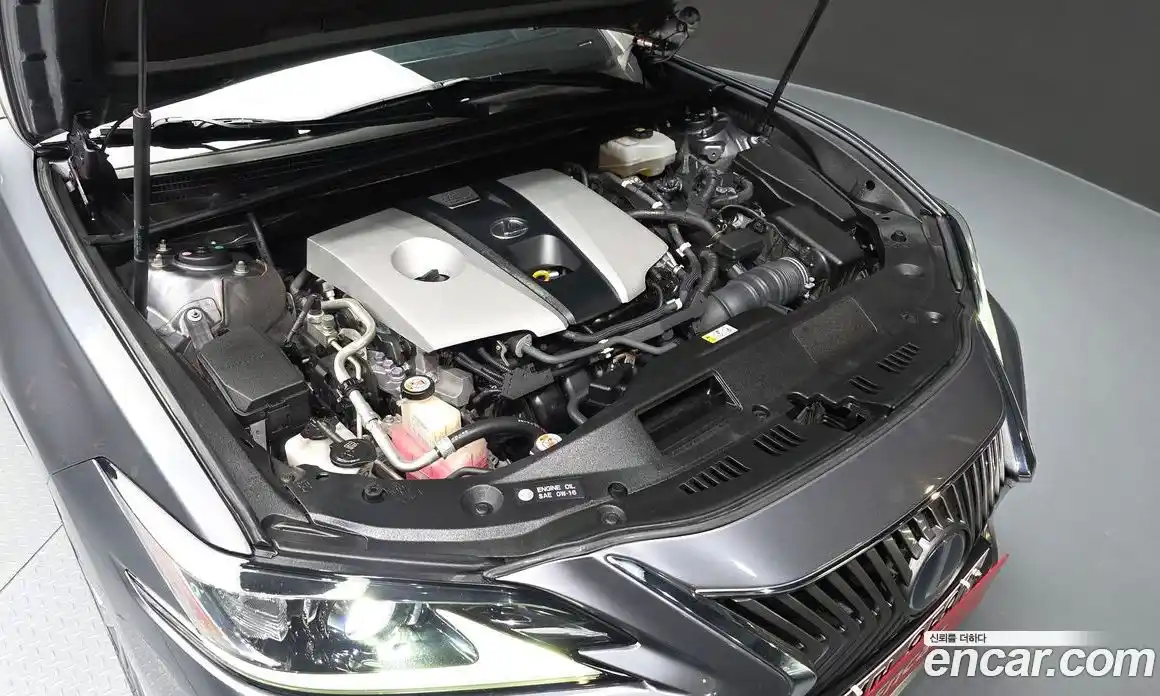 Lexus ES 2018 2.5 гидро в Москве № 2060143, фото 6
