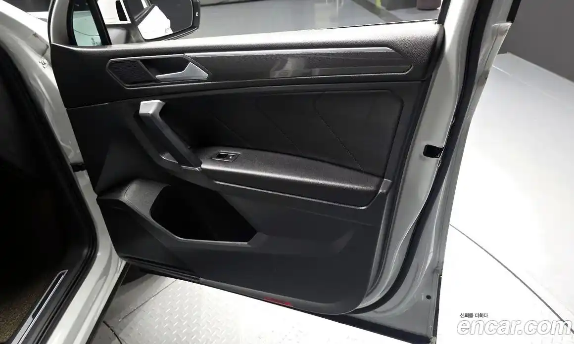 Volkswagen Tiguan 2020 2.0 гидро в Москве № 2060312, фото 14