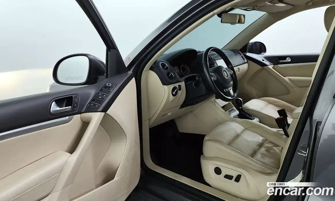 Volkswagen Tiguan 2014 2.0 гидро в Москве № 2060548, фото 10