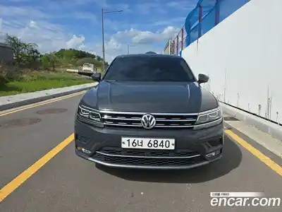 Volkswagen Tiguan 2018 2.0 гидро в Москве № 2061091, миниатюра 3