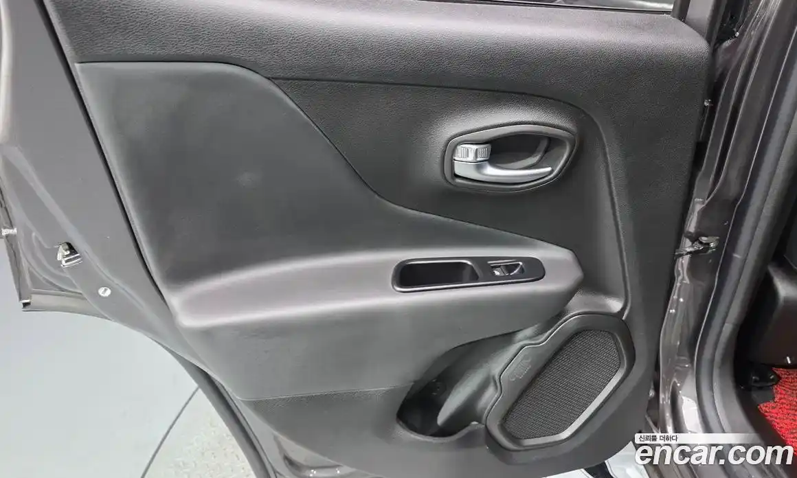 Jeep Renegade 2020 1.6 гидро в Москве № 2061258, фото 15