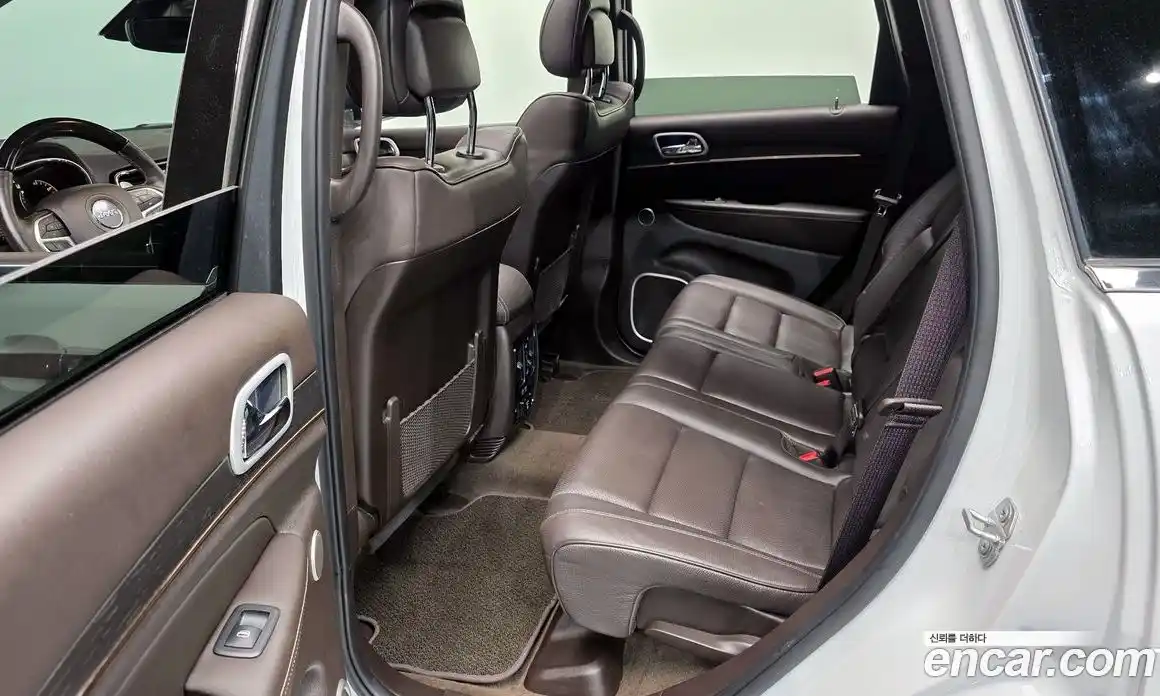 Jeep Cherokee 2019 3.6 гидро в Москве № 2061359, фото 18