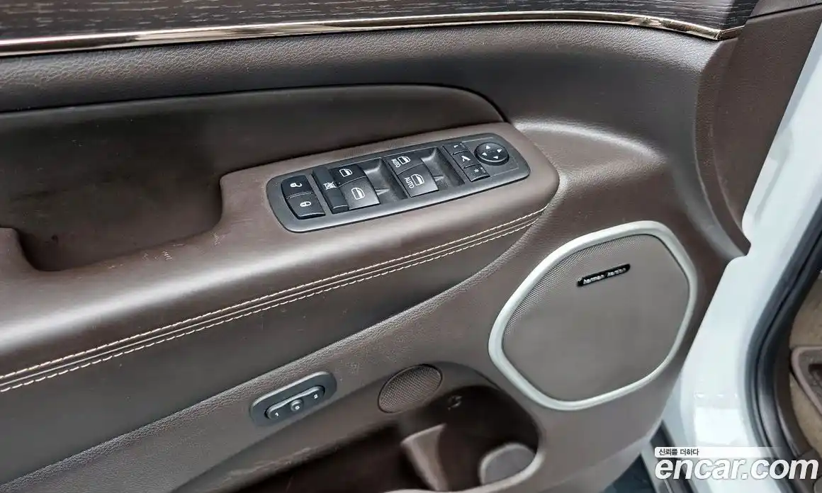 Jeep Cherokee 2019 3.6 гидро в Москве № 2061359, фото 28