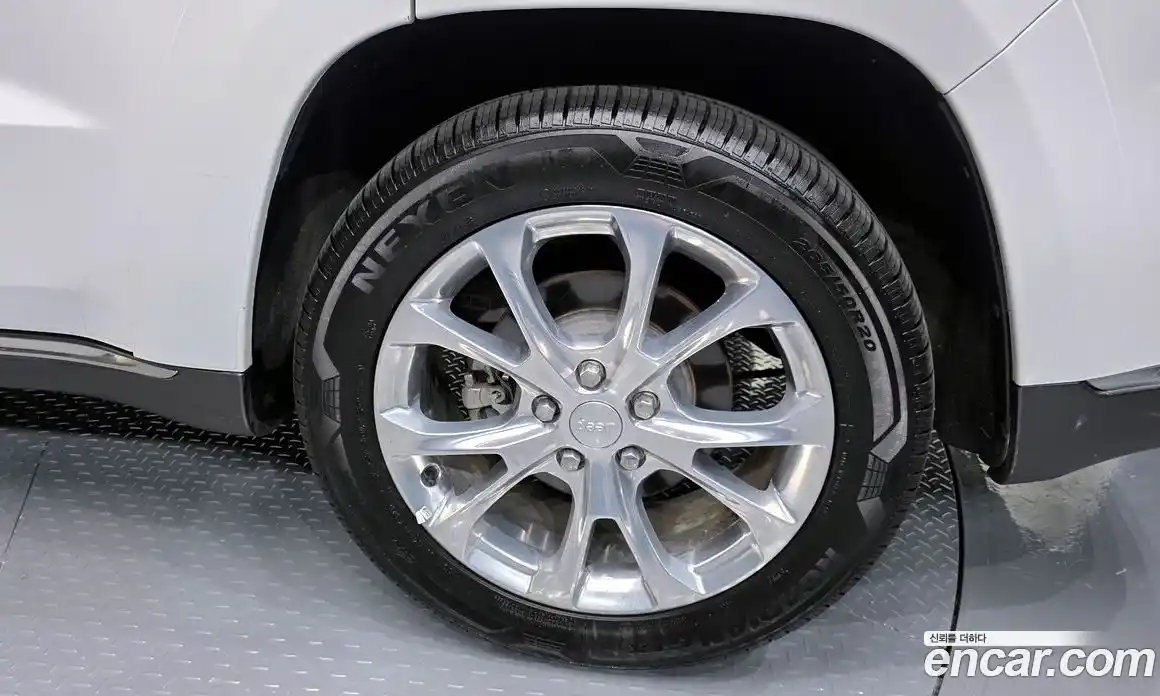 Jeep Cherokee 2019 3.6 гидро в Москве № 2061359, фото 7