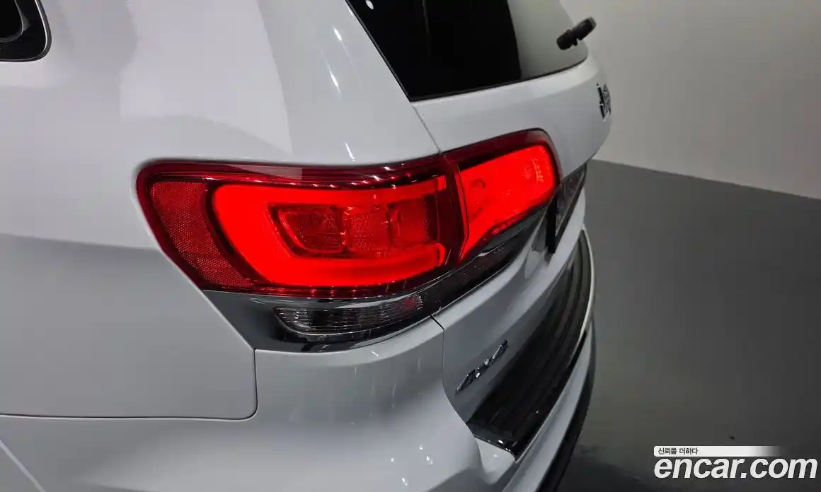 Jeep Cherokee 2019 3.6 гидро в Москве № 2061359, фото 9